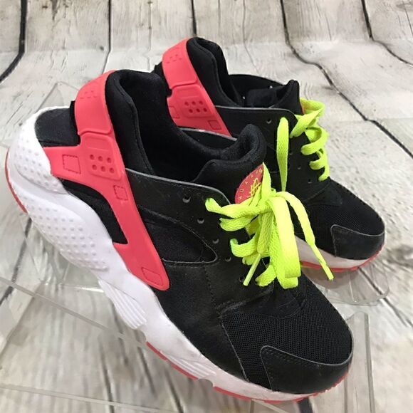 NIKE HUARACHES black & pink rubber accents sneakers 7Y Euc - Picture 2 of 9